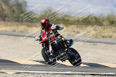 media/Dec-01-2025-Moto Forza (Mon) [[2daa91e15f]]/3-Beginner Group/Session 3 (Turn 3)/